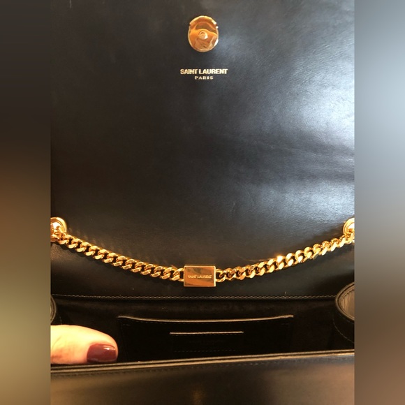 Saint Laurent Medium Monogram Kate Tassel Bag in Black with gold hardware - Picture 15 of 16